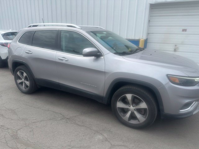 Used 2019 Jeep Cherokee Limited AWD/4WD image 2
