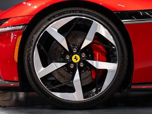 Certified 2025 Ferrari 12Cilindri RWD image 11