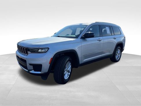 Used 2023 Jeep Grand Cherokee L Laredo w/ Luxury Tech Group I image 3