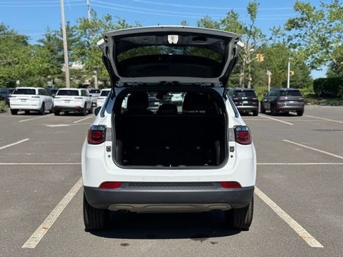 Used 2024 Jeep Compass Limited AWD/4WD image 11