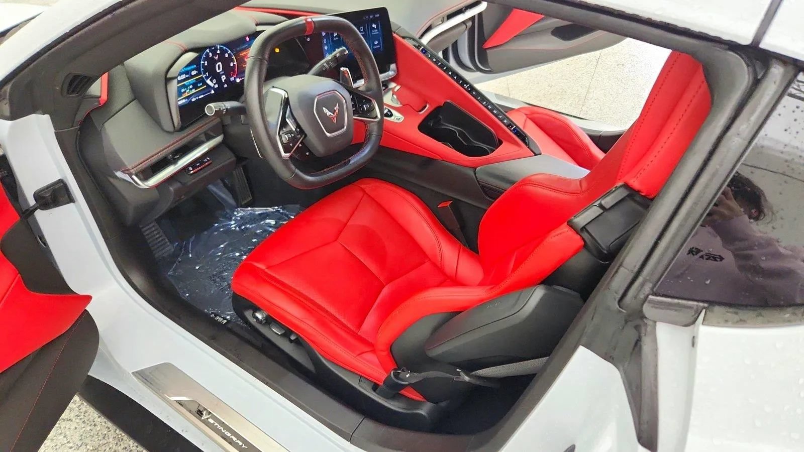 Used 2024 Chevrolet Corvette Stingray Preferred Cpe w/ Battery Protection Package RWD image 14
