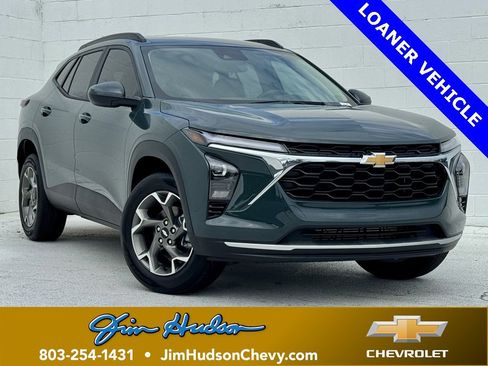 New 2025 Chevrolet Trax LT w/ Driver Confidence Package image 1