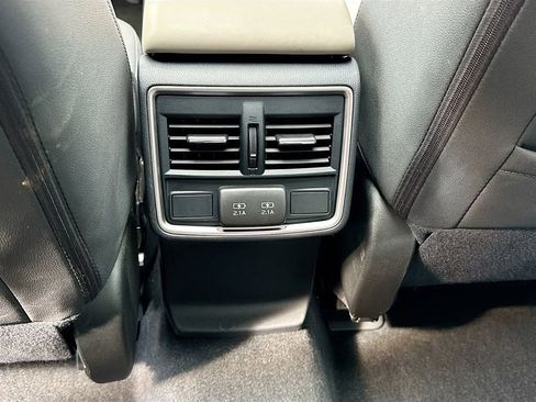 Used 2021 Subaru Forester Premium image 23