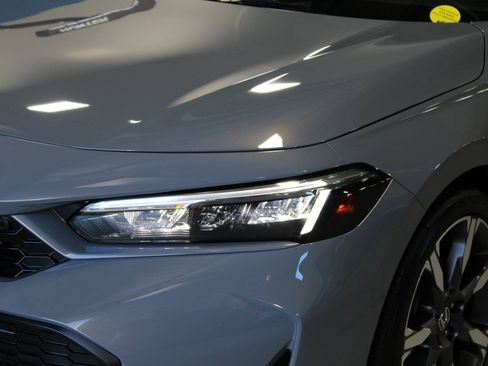 Used 2025 Honda Civic Sport Touring image 2