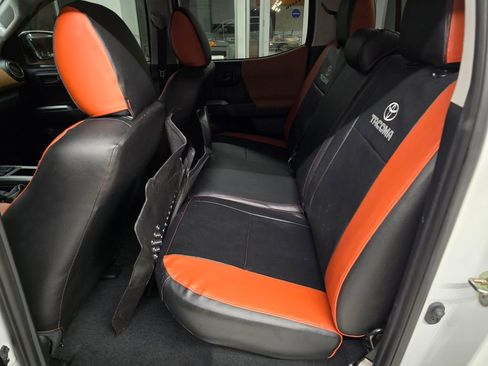 Used 2020 Toyota Tacoma SR5 image 32