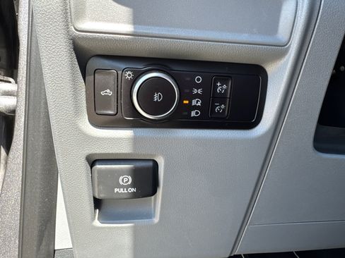 Used 2023 Ford F150 XLT AWD/4WD image 14