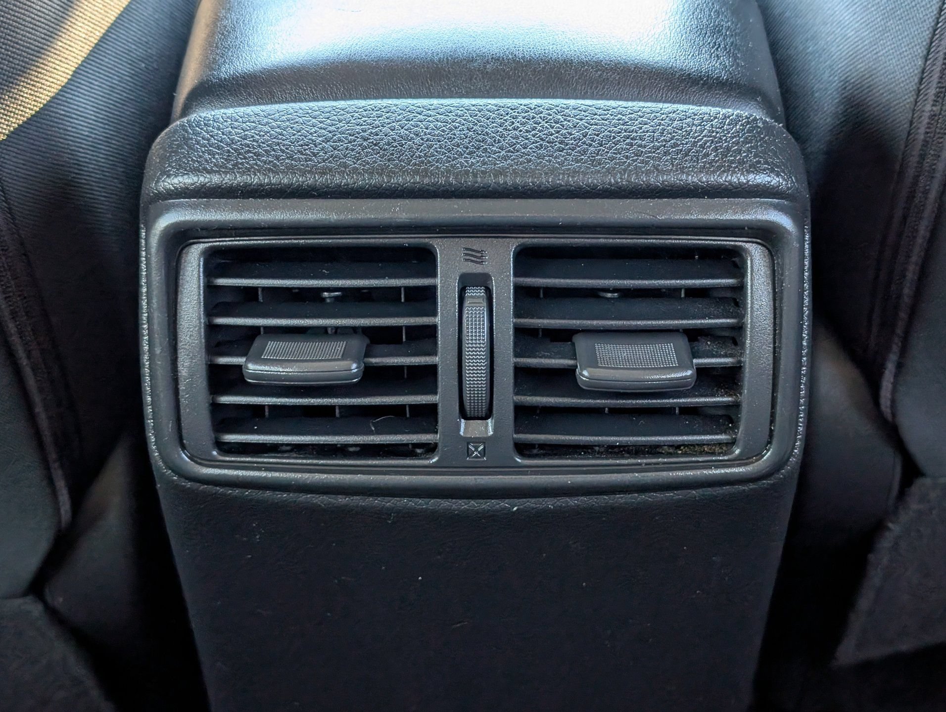 Used 2020 Nissan Rogue SV FWD image 16