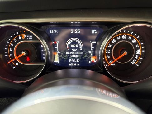 Used 2019 Jeep Wrangler Unlimited Sahara image 16