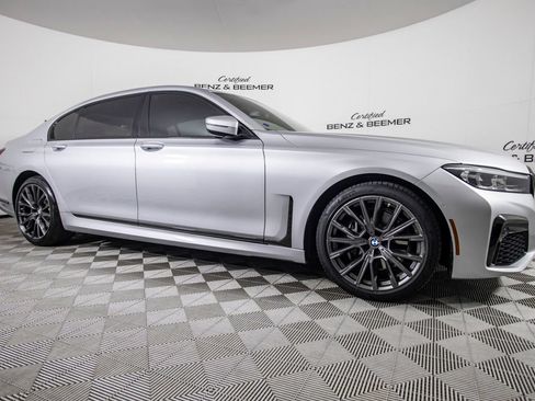 Used 2020 BMW 740i w/ M Sport Package RWD image 3