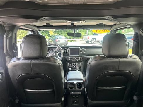 Used 2023 Jeep Wrangler Unlimited Sahara w/ Cold Weather Group AWD/4WD image 14