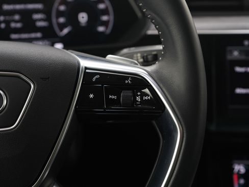 Used 2021 Audi e-tron Premium Plus w/ Premium Plus Package image 27