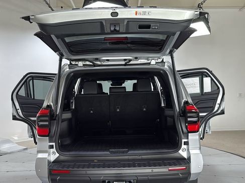Used 2025 Toyota 4Runner TRD Off-Road Premium image 18