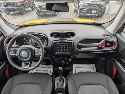 Used 2023 Jeep Renegade Trailhawk AWD/4WD image 30