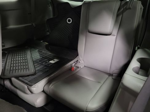 Used 2016 Toyota Highlander Limited w/ Driver Technology Package FWD image 31