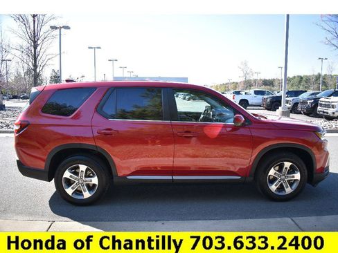 Used 2025 Honda Pilot EX-L image 8
