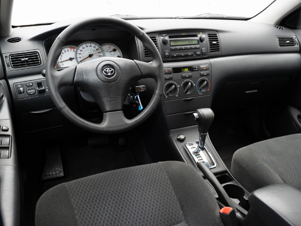 Used 2006 Toyota Corolla S w/ Extra Value Pkg 1 FWD image 4