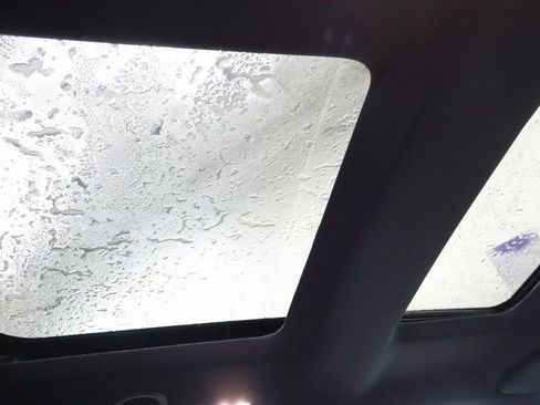 Used 2018 Ford Explorer XLT w/ Equipment Group 202A image 26