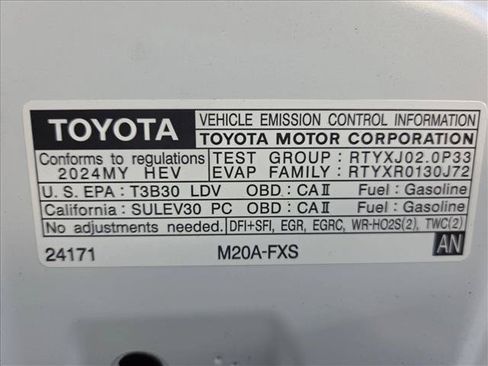 Used 2024 Toyota Prius LE FWD image 21