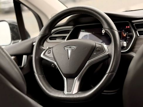 Used 2016 Tesla Model X 75D image 13