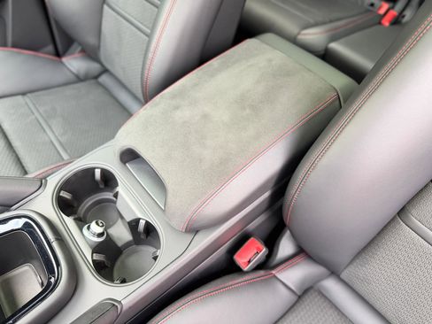 Used 2025 Porsche Cayenne GTS image 43