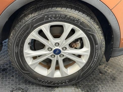 Used 2017 Ford Escape SE w/ Equipment Group 201A AWD/4WD image 13