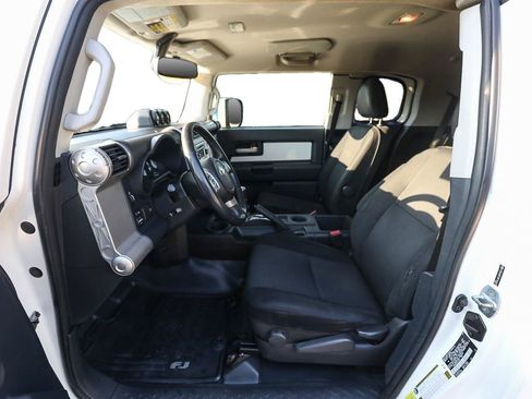 Used 2013 Toyota FJ Cruiser 4WD w/ Upgrade Pkg image 13
