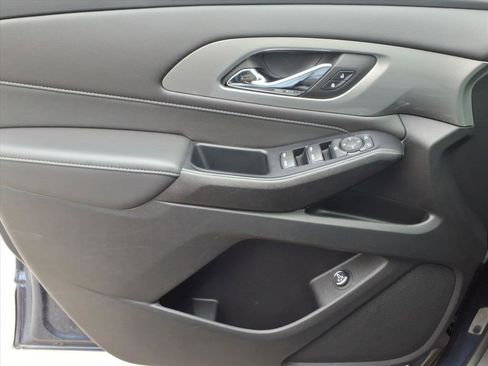 Used 2023 Chevrolet Traverse LT image 23