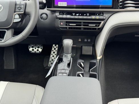 New 2026 Toyota Camry SE image 10