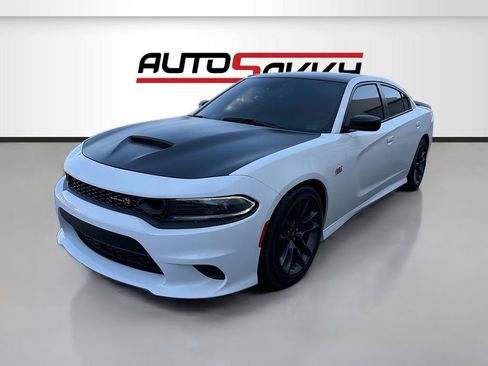 Used 2023 Dodge Charger Scat Pack w/ Plus Group RWD image 3
