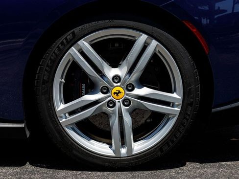 Used 2019 Ferrari Portofino image 42