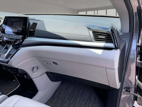 Certified 2024 Honda Odyssey Touring image 26