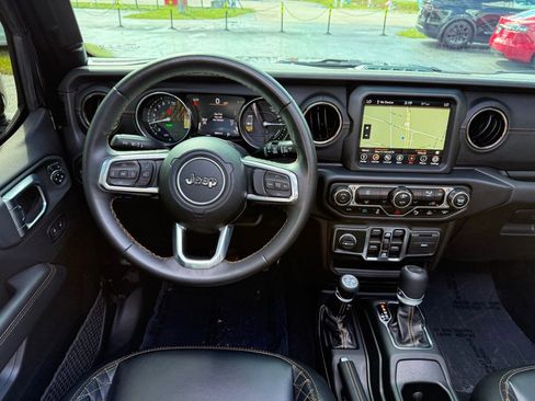 Used 2022 Jeep Wrangler Unlimited Sahara image 22
