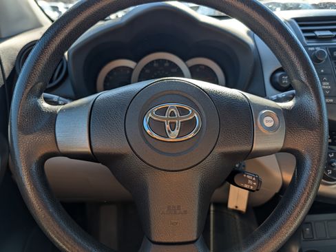 Used 2011 Toyota RAV4 4WD image 25