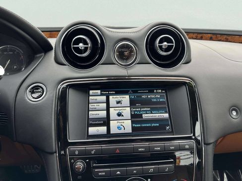 Used 2015 Jaguar XJ L Portfolio image 29