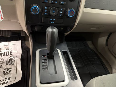 Used 2011 Ford Escape XLS w/ 102A Rapid Spec Order Code AWD/4WD image 12