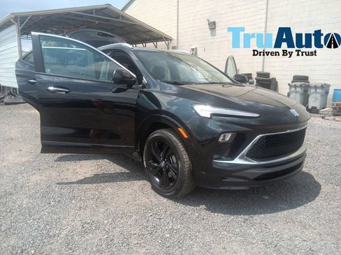 Used 2024 Buick Encore GX Sport Touring w/ Comfort Package FWD image 1