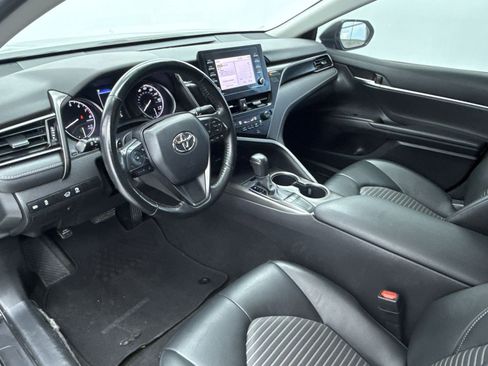 Used 2023 Toyota Camry SE image 12