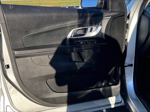 Used 2017 Chevrolet Equinox LS FWD image 17