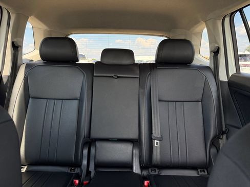 Used 2024 Volkswagen Tiguan SE AWD/4WD image 47