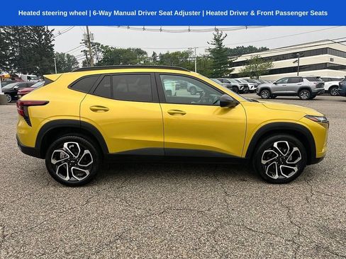 Certified 2024 Chevrolet Trax RS w/ Sunroof Package FWD image 8
