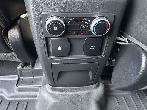 Used 2022 Ford Explorer Limited w/ Equipment Group 301A RWD image 19