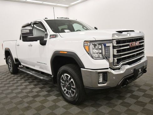 Used 2022 GMC Sierra 3500 SLT w/ SLT Premium Package image 10