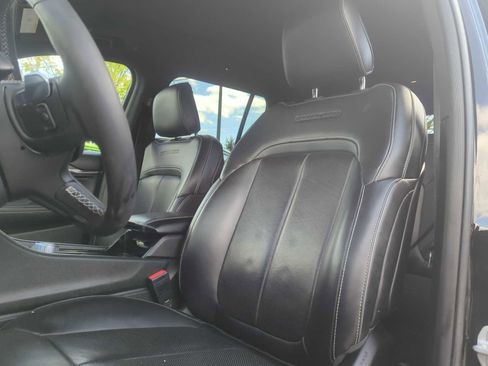Used 2023 Jeep Grand Cherokee Overland AWD/4WD image 13