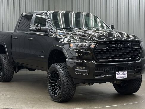 Used 2025 RAM 1500 Big Horn AWD/4WD image 7