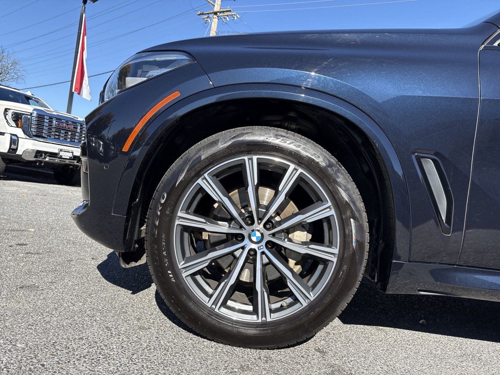 Used 2020 BMW X5 xDrive40i w/ M Sport Package AWD/4WD image 12