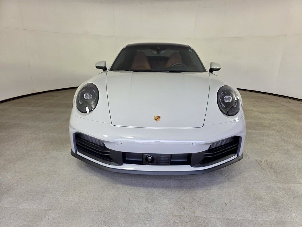 Used 2025 Porsche 911 Carrera RWD image 2