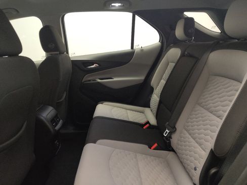 Used 2019 Chevrolet Equinox LS image 18