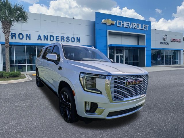 Used 2022 GMC Yukon XL Denali w/ Max Trailering Package AWD/4WD image 1