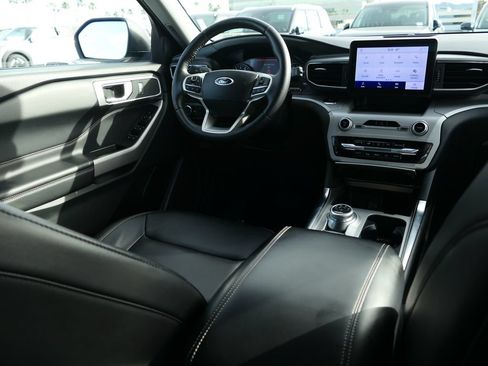 Used 2024 Ford Explorer XLT w/ Equipment Group 202A AWD/4WD image 25