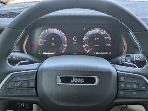 New 2025 Jeep Grand Cherokee Limited image 31